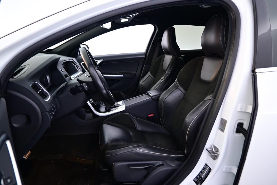 VOLVO V60 2017
