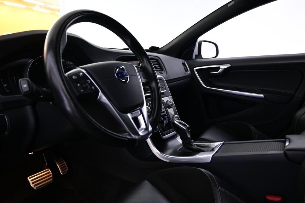 VOLVO V60 2017