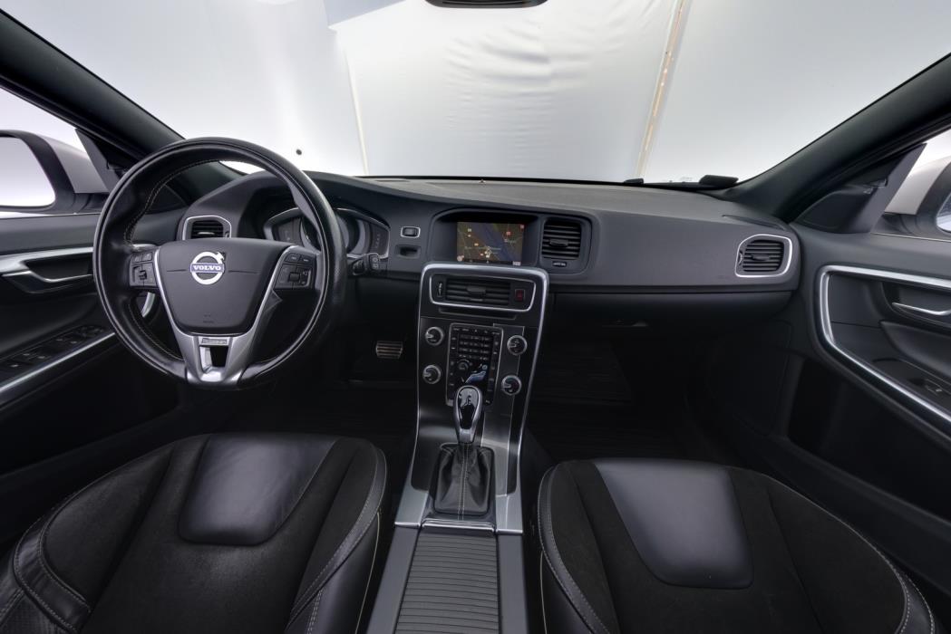 VOLVO V60 2017