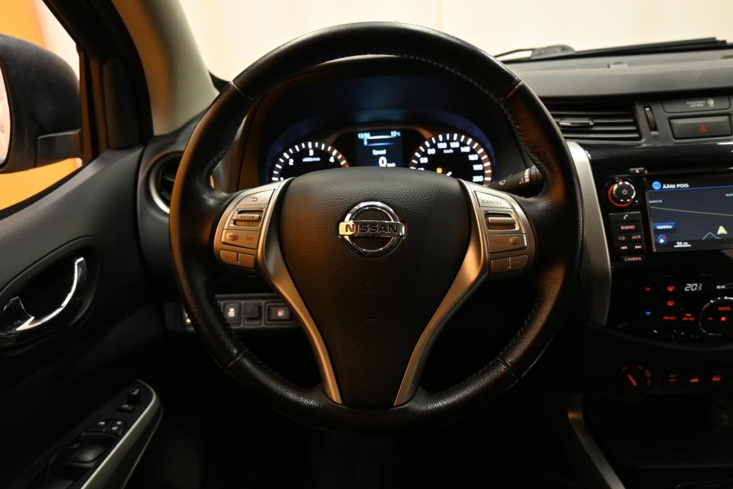 NISSAN Navara 2018