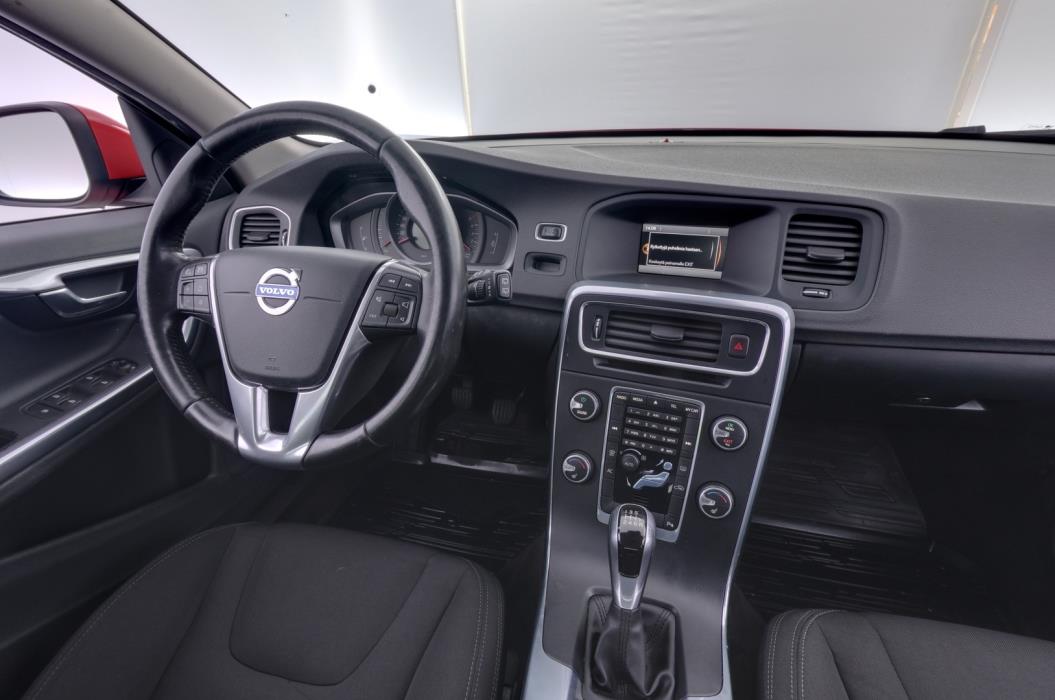 VOLVO V60 2016