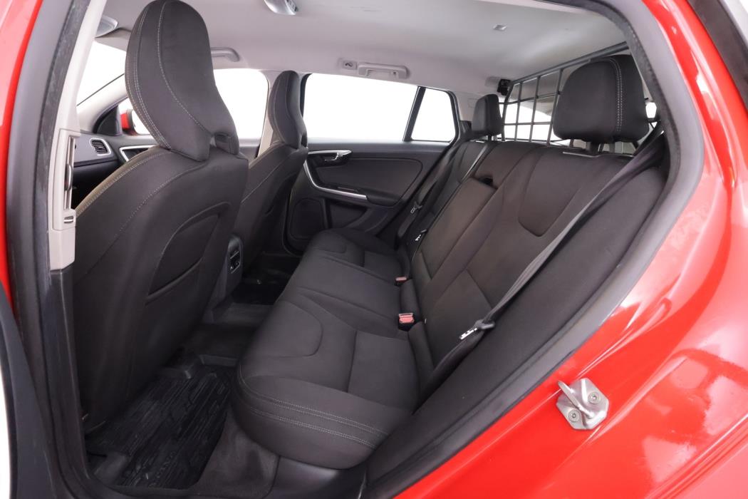 VOLVO V60 2016