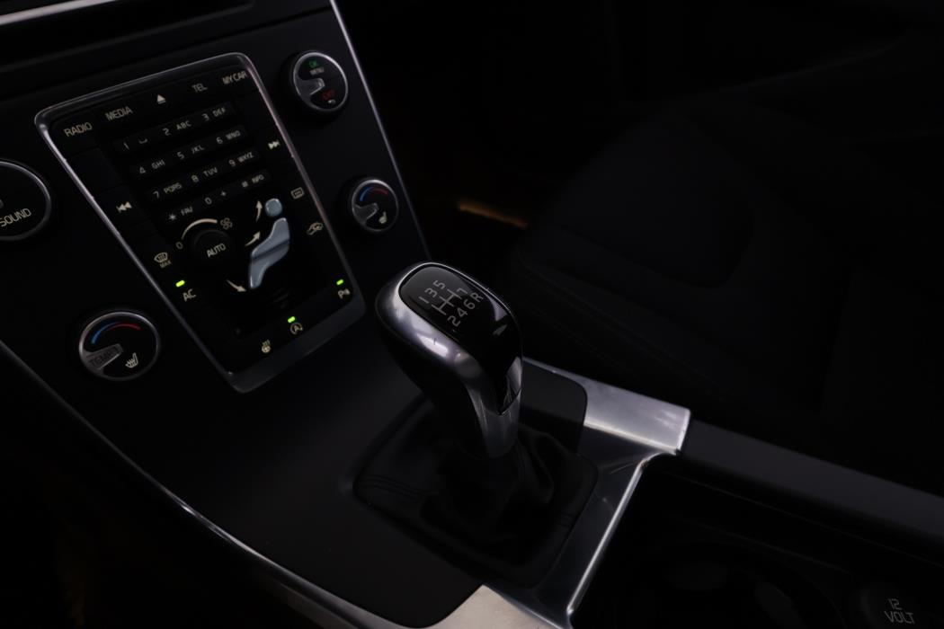 VOLVO V60 2016