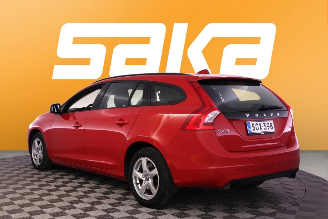 VOLVO V60 2016