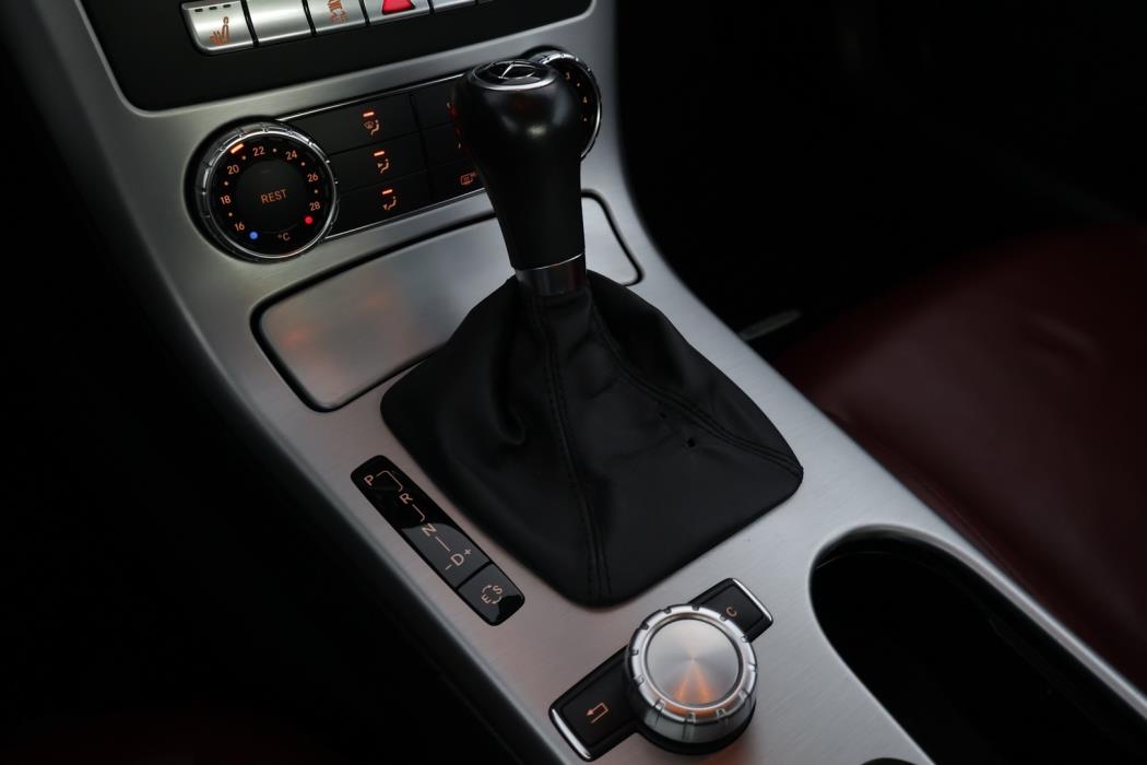 MERCEDES-BENZ SLK 2013