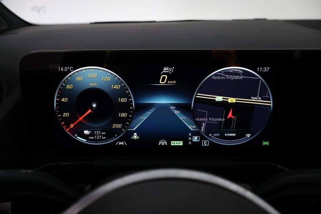 MERCEDES-BENZ EQA 2023