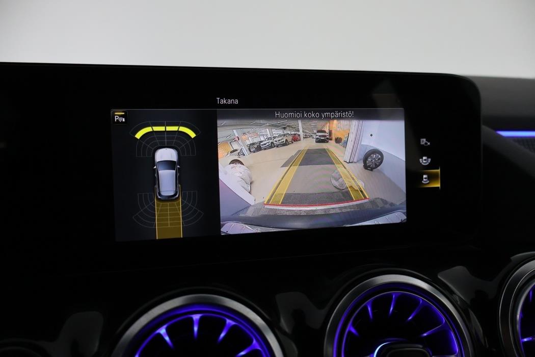 MERCEDES-BENZ EQA 2023