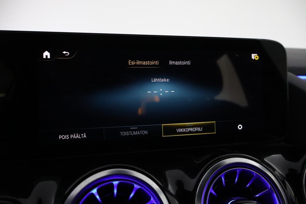 MERCEDES-BENZ EQA 2023