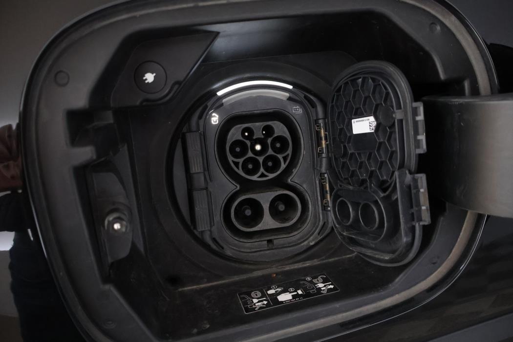 MERCEDES-BENZ EQA 2023
