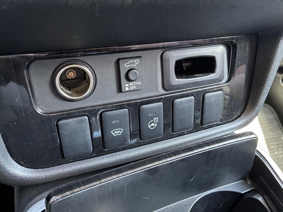 MITSUBISHI Outlander PHEV 2016