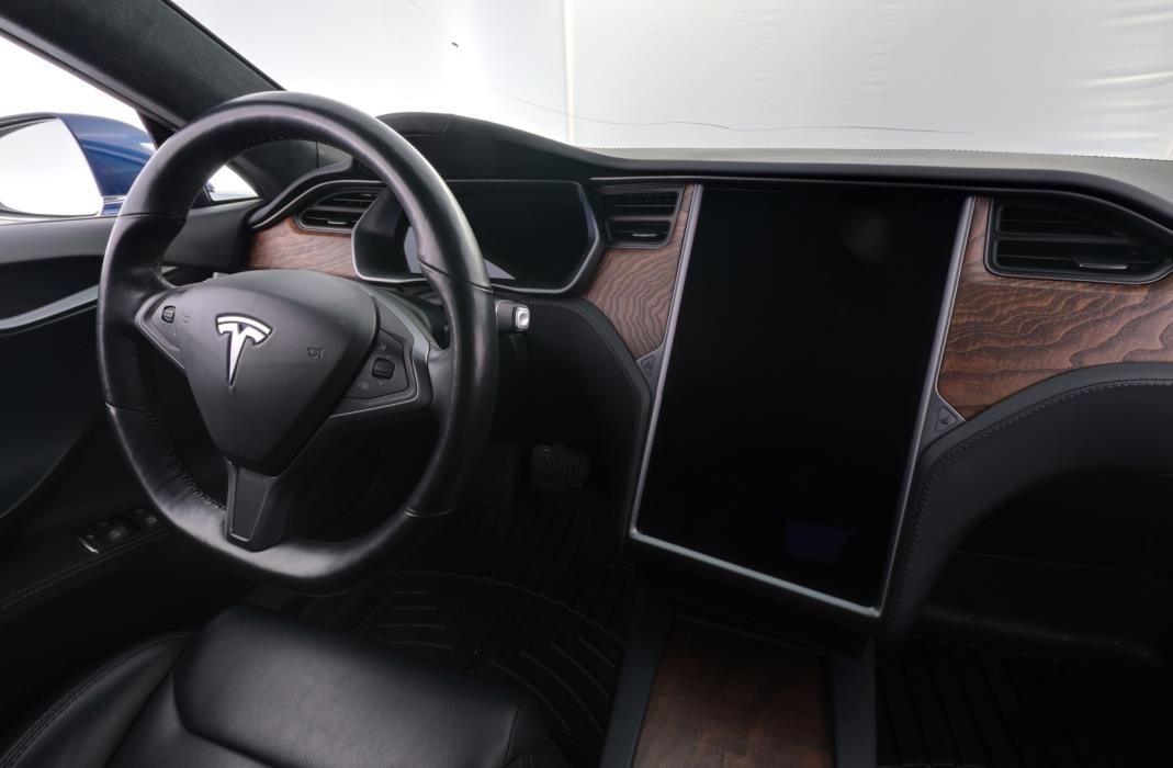 TESLA Model S 2020