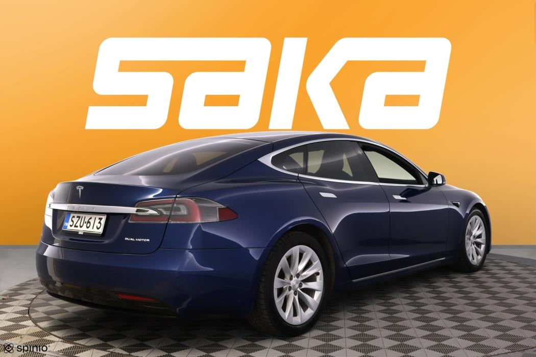 TESLA Model S 2020