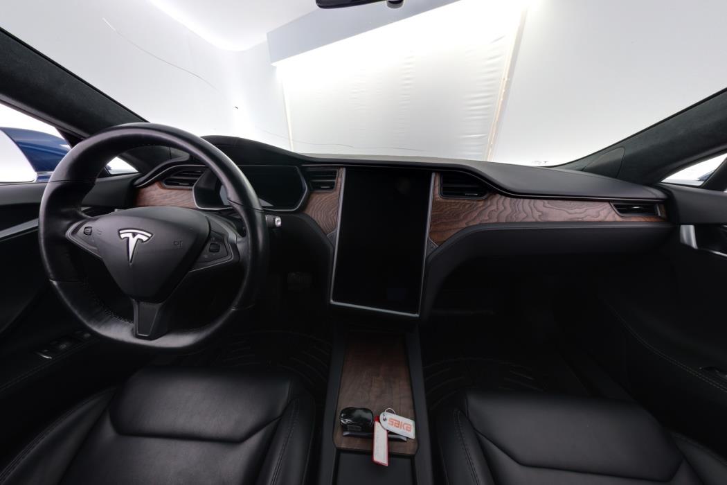 TESLA Model S 2020