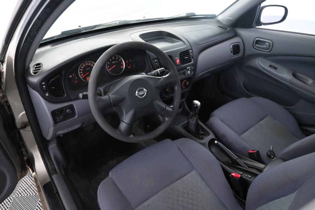 NISSAN Almera 2002