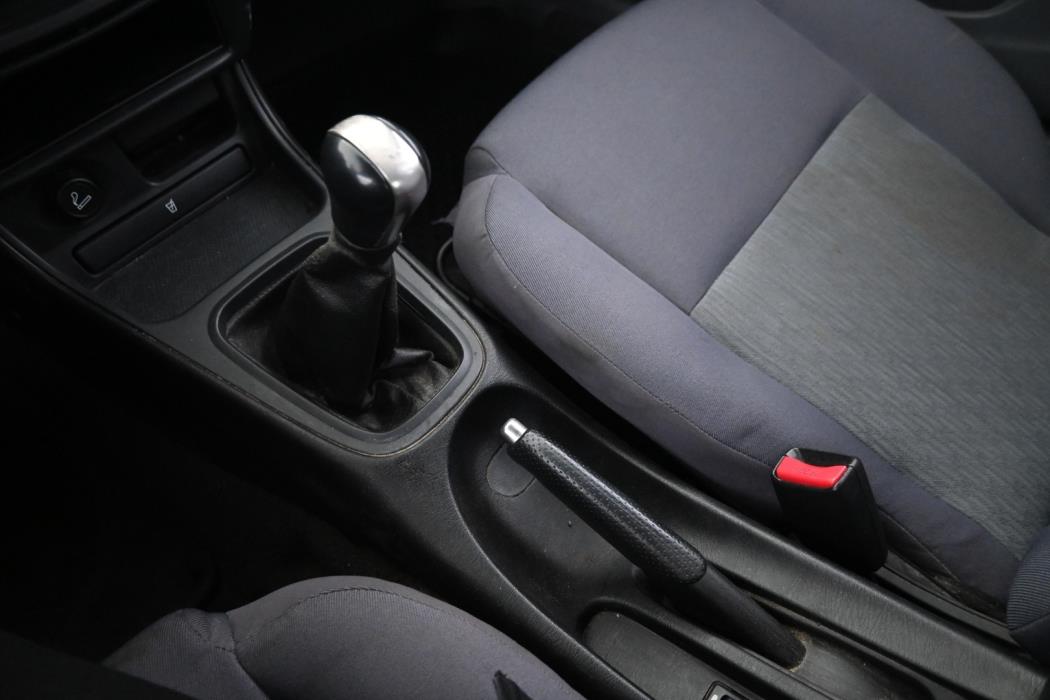 NISSAN Almera 2002