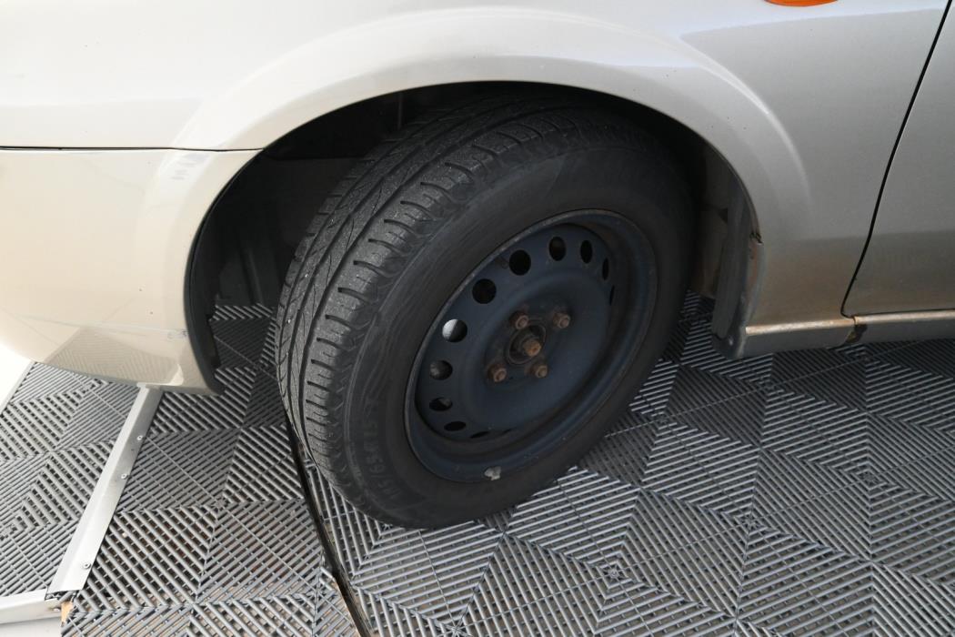 NISSAN Almera 2002