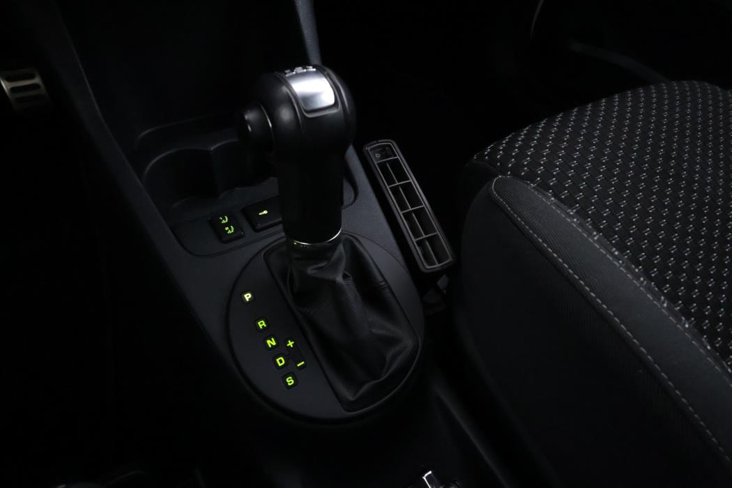 SKODA Fabia 2012