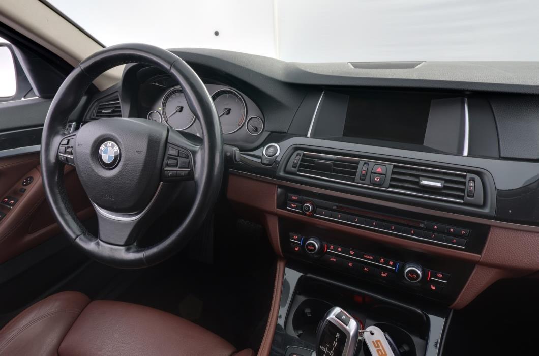 BMW 520 2015