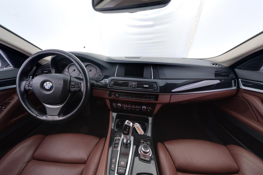 BMW 520 2015