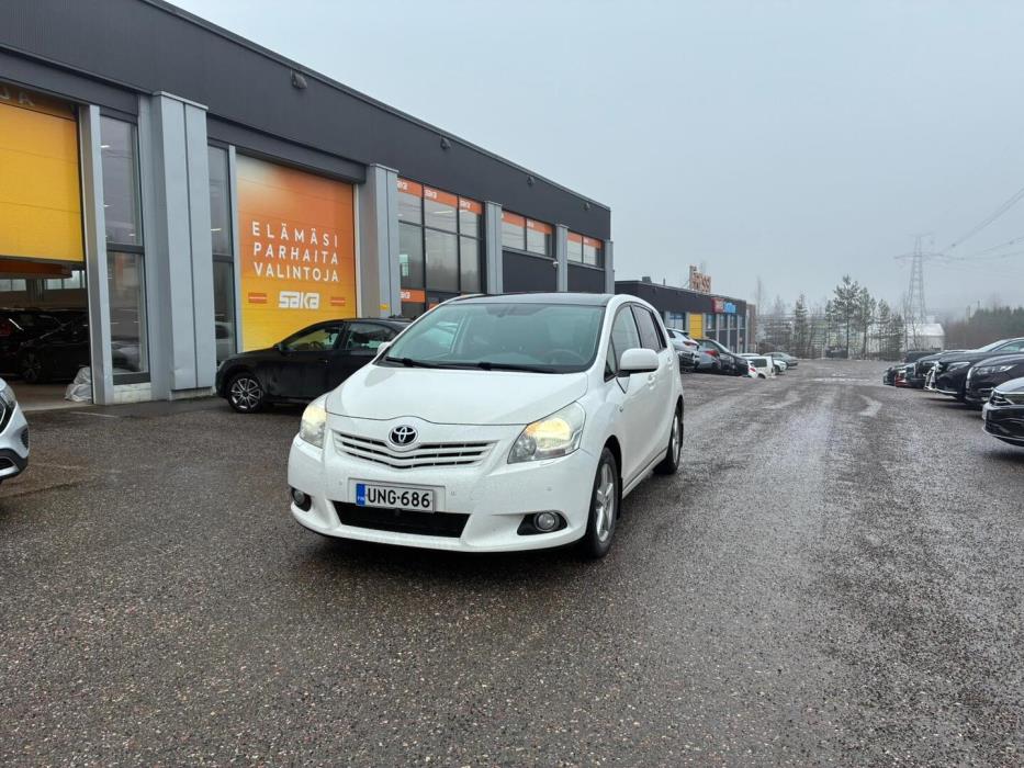 TOYOTA Verso 2012
