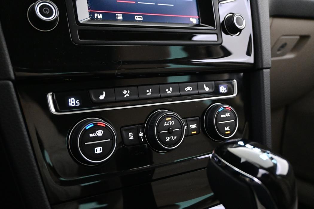 VOLKSWAGEN Golf 2013