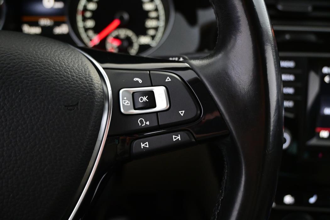 VOLKSWAGEN Golf 2013