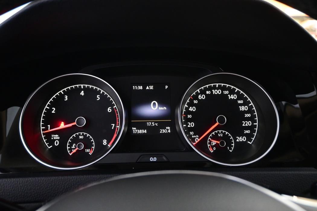 VOLKSWAGEN Golf 2013