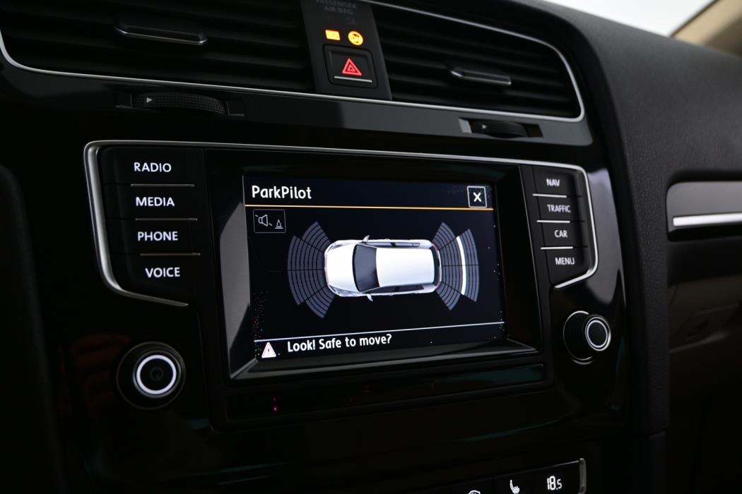 VOLKSWAGEN Golf 2013