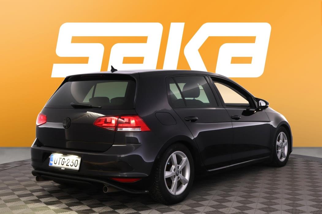 VOLKSWAGEN Golf 2013