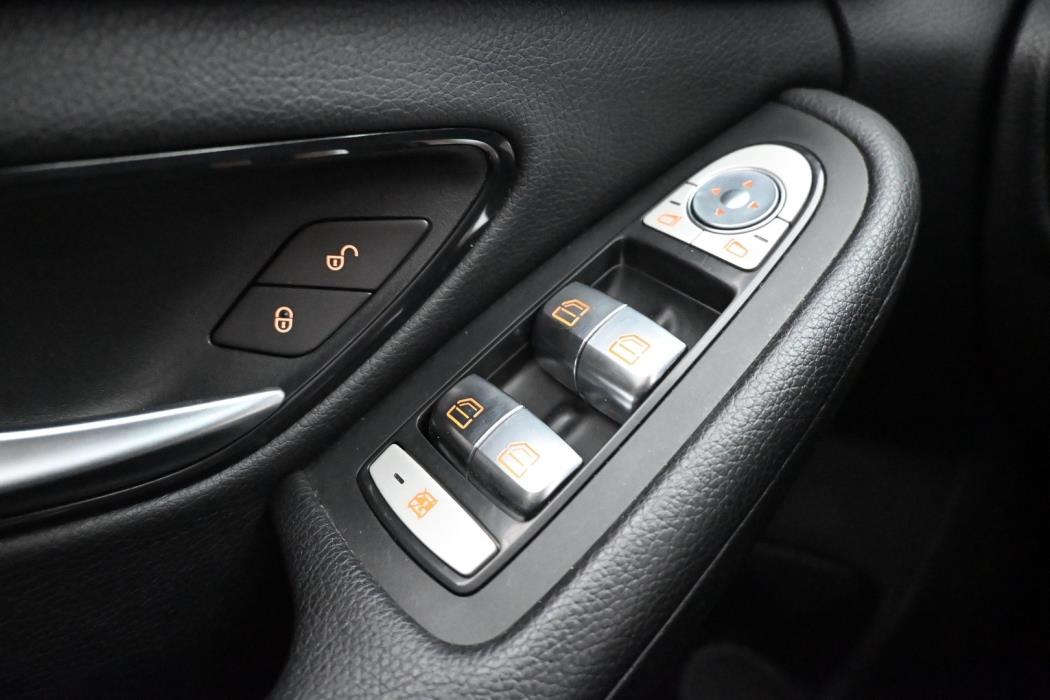 MERCEDES-BENZ C 2015