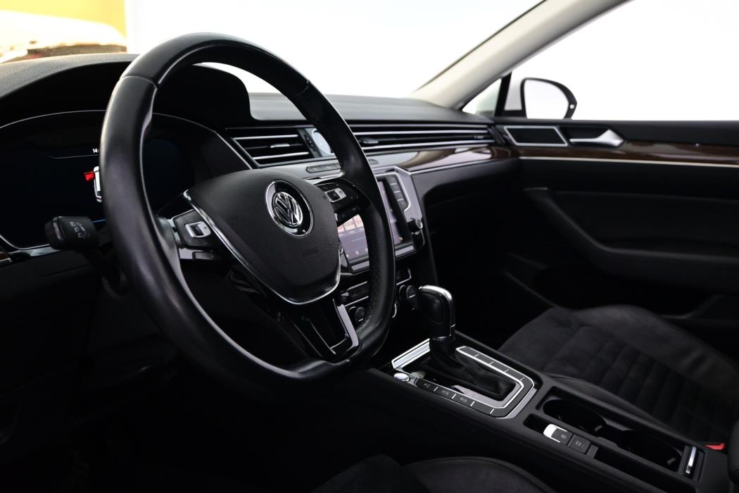 VOLKSWAGEN Passat 2016
