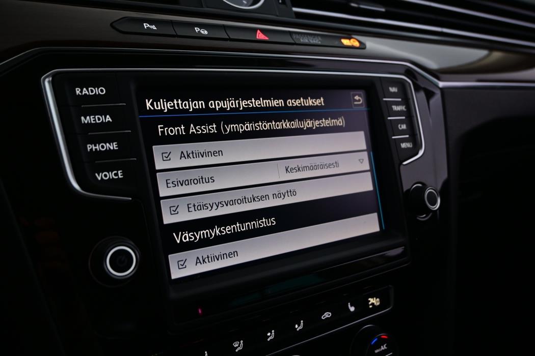 VOLKSWAGEN Passat 2016