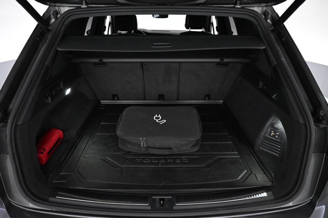 VOLKSWAGEN Touareg 2021