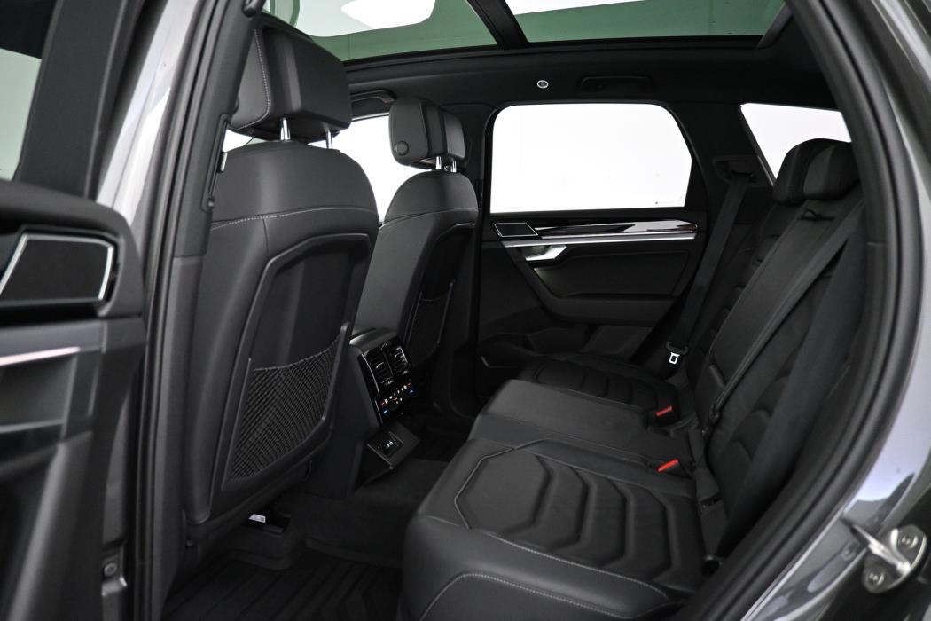 VOLKSWAGEN Touareg 2021