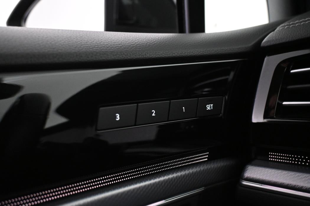 VOLKSWAGEN Touareg 2021