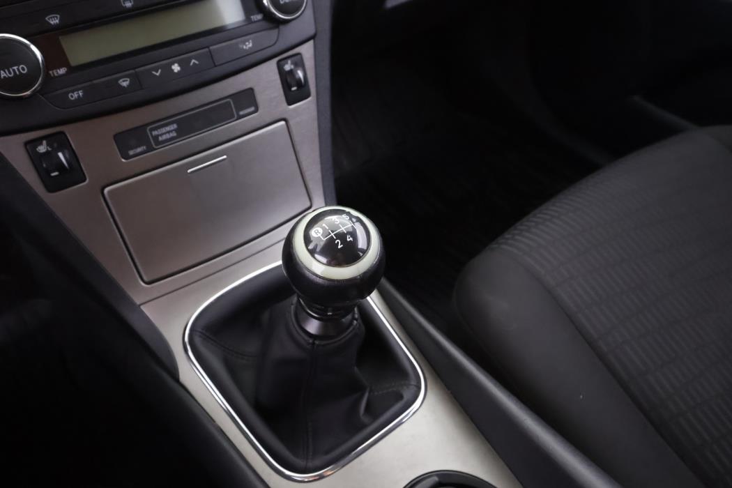 TOYOTA Avensis 2010
