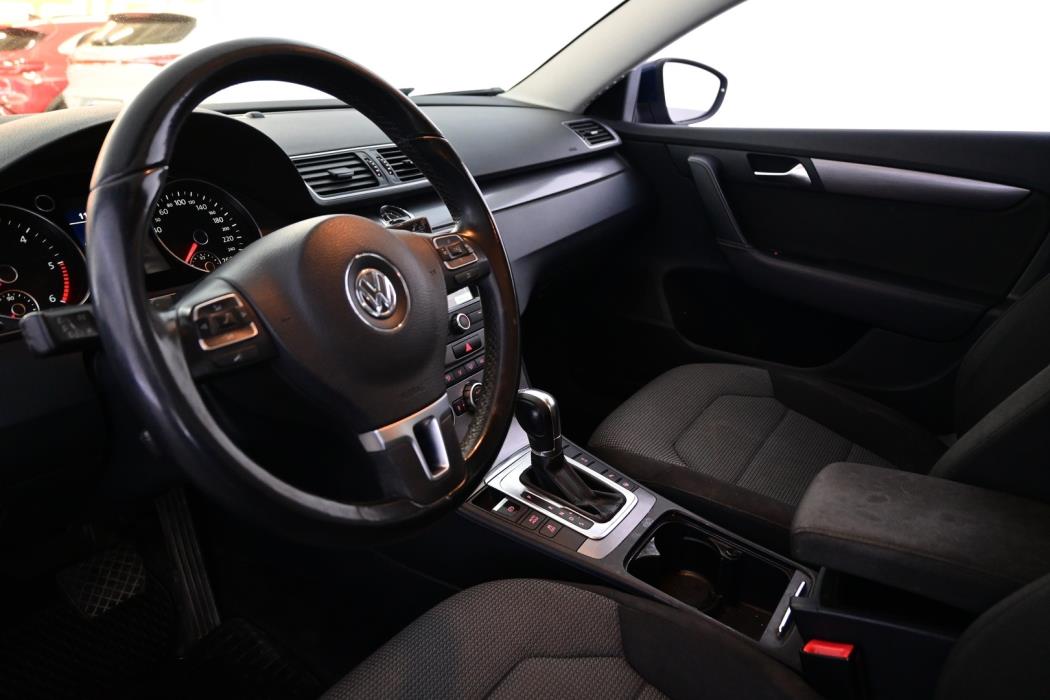 VOLKSWAGEN Passat 2013