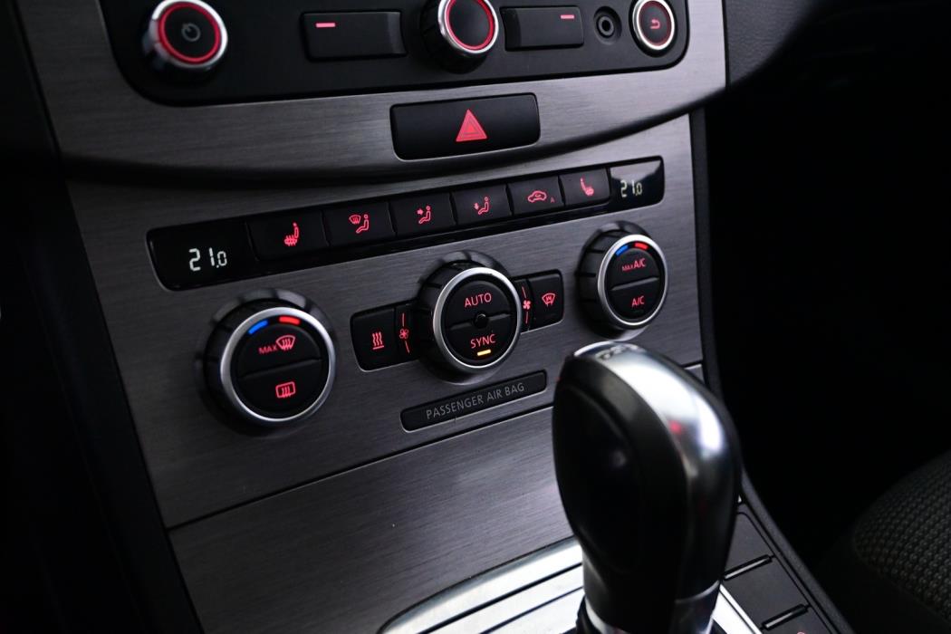 VOLKSWAGEN Passat 2013