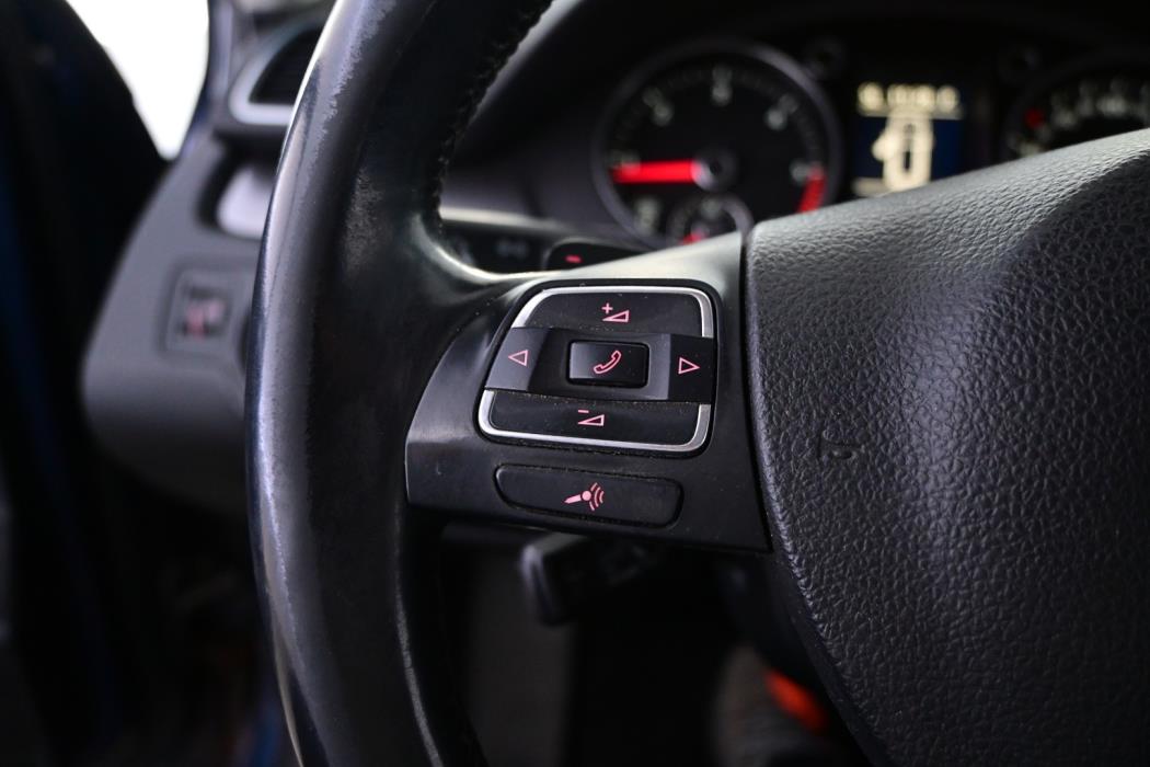 VOLKSWAGEN Passat 2013