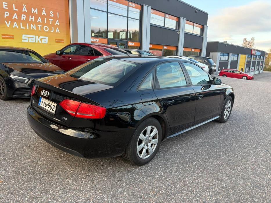 AUDI A4 2011
