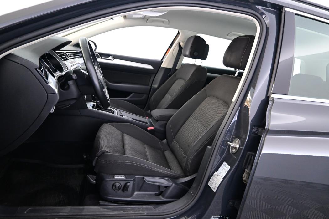 VOLKSWAGEN Passat 2017