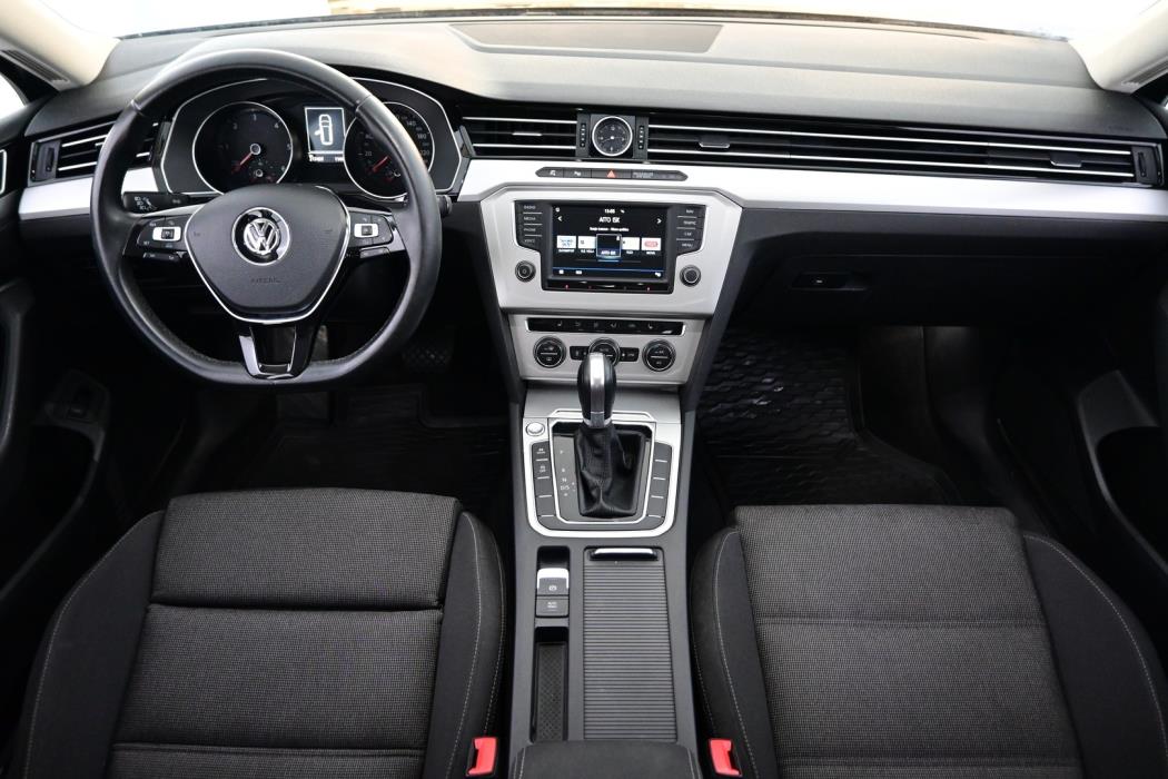 VOLKSWAGEN Passat 2017