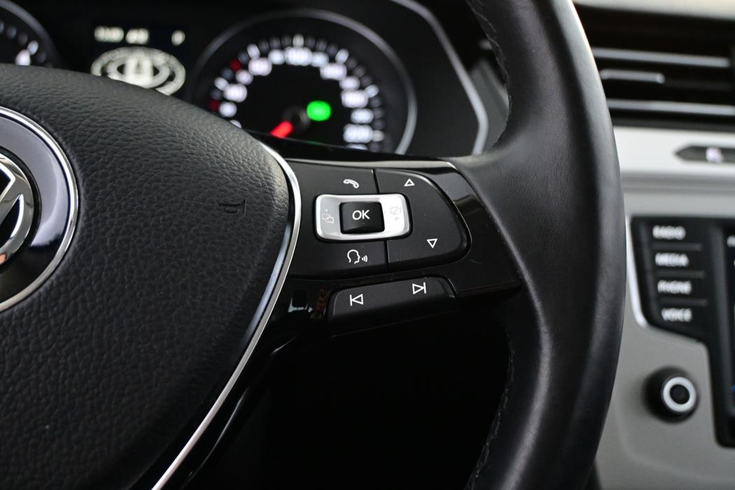 VOLKSWAGEN Passat 2017