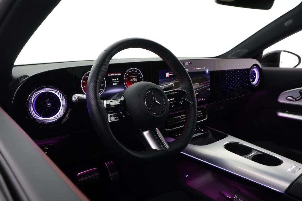 MERCEDES-BENZ CLA 2025