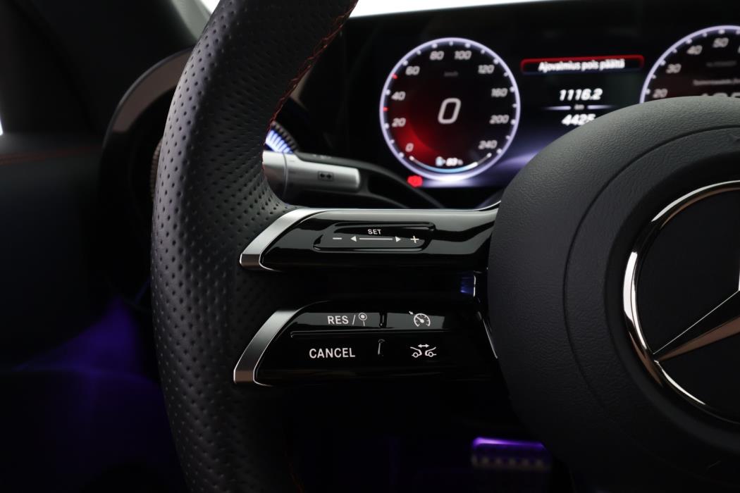 MERCEDES-BENZ CLA 2025