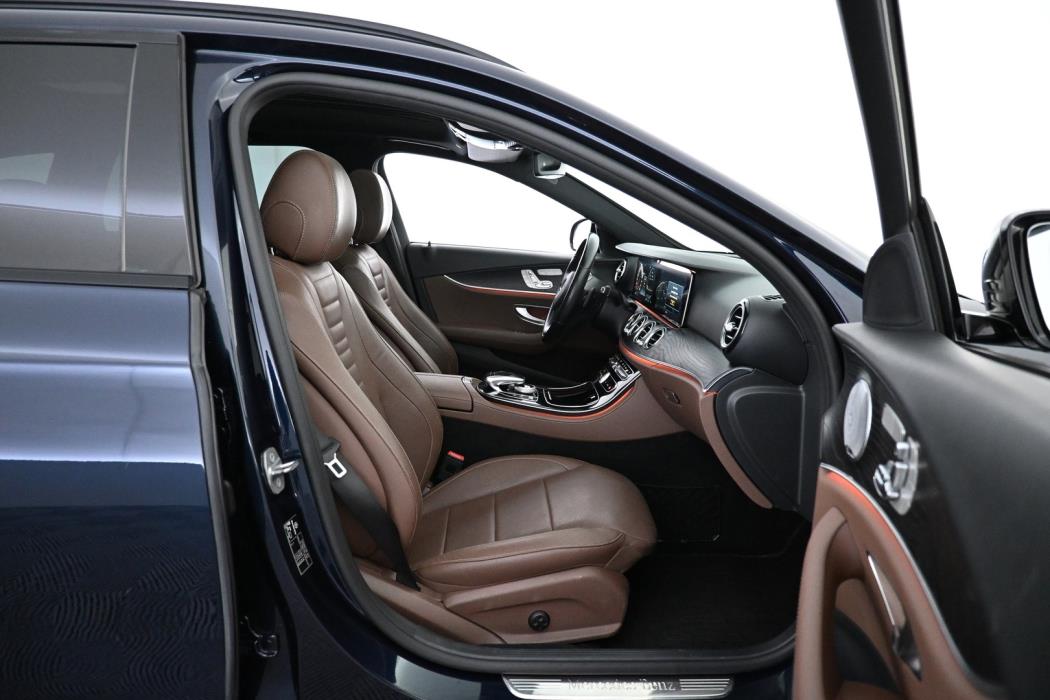 MERCEDES-BENZ E 2017