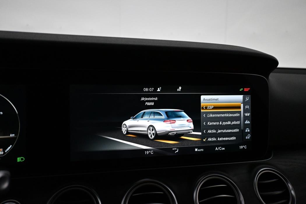 MERCEDES-BENZ E 2017