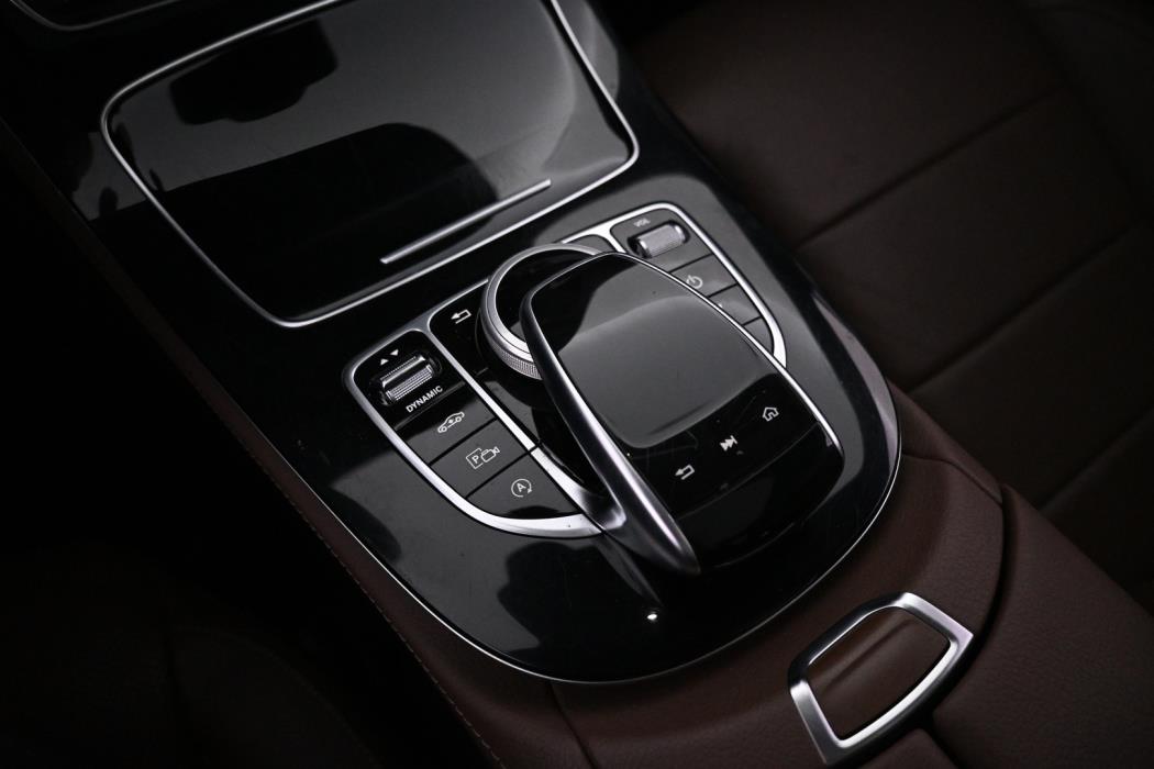 MERCEDES-BENZ E 2017