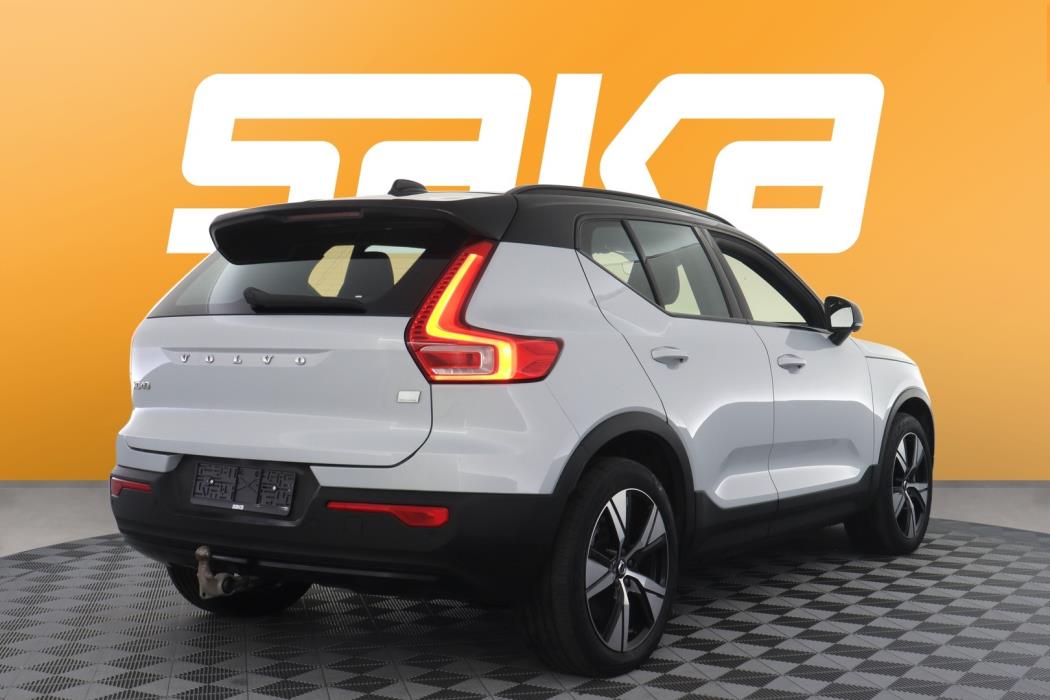 VOLVO XC40 2021