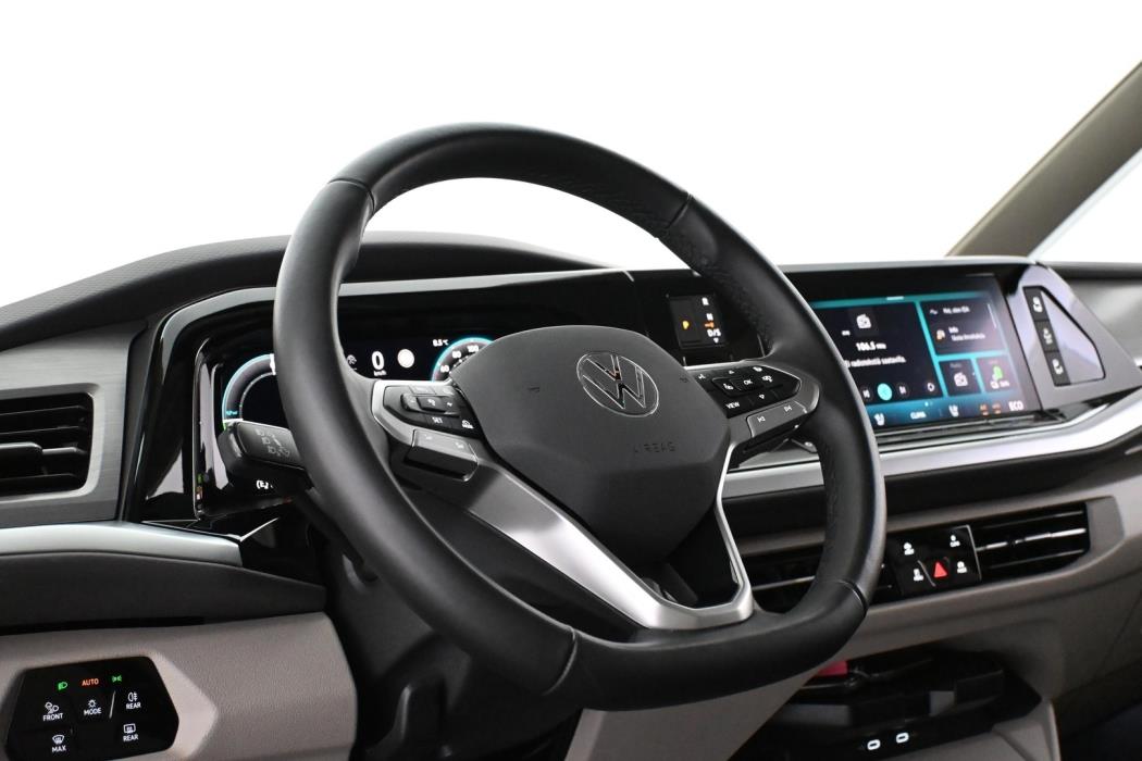 VOLKSWAGEN Multivan 2025